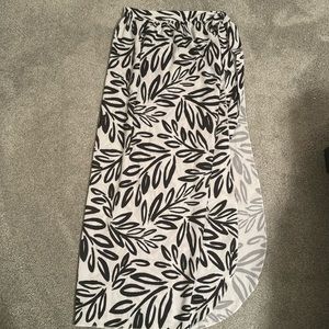 Freshwater Black and White Size Small Long Sarong.